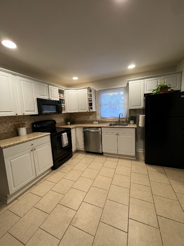 2758 Amelia Ave - Photo 4 of 23