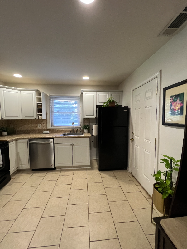 2758 Amelia Ave - Photo 5 of 23