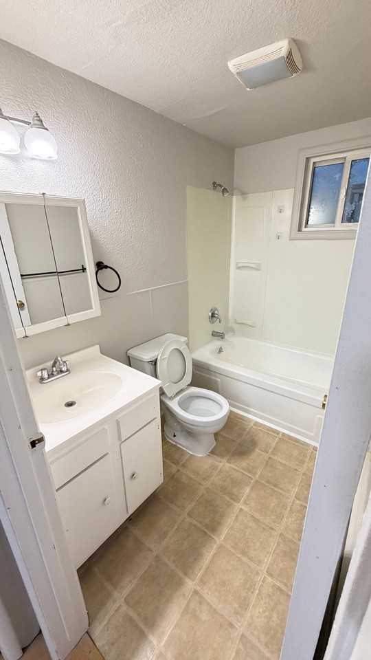 639 10th Ave #3 - Photo 2 of 7
