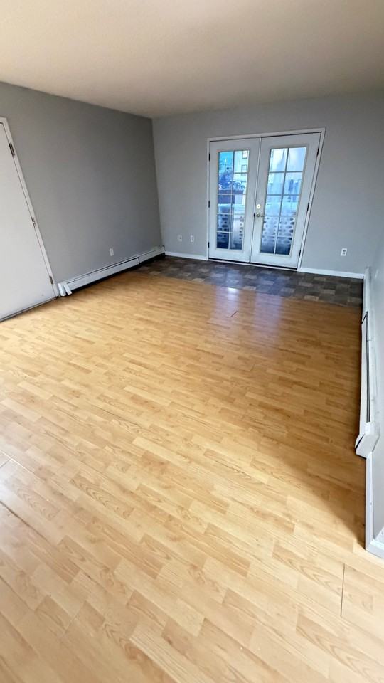 639 10th Ave #3 - Photo 5 of 7