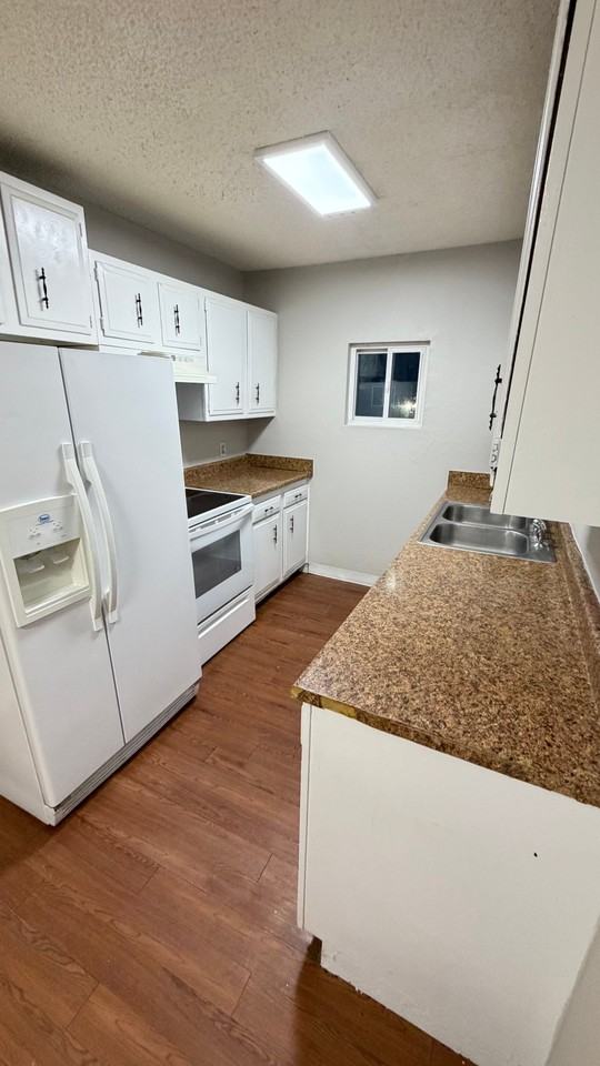 639 10th Ave #3 - Photo 7 of 7