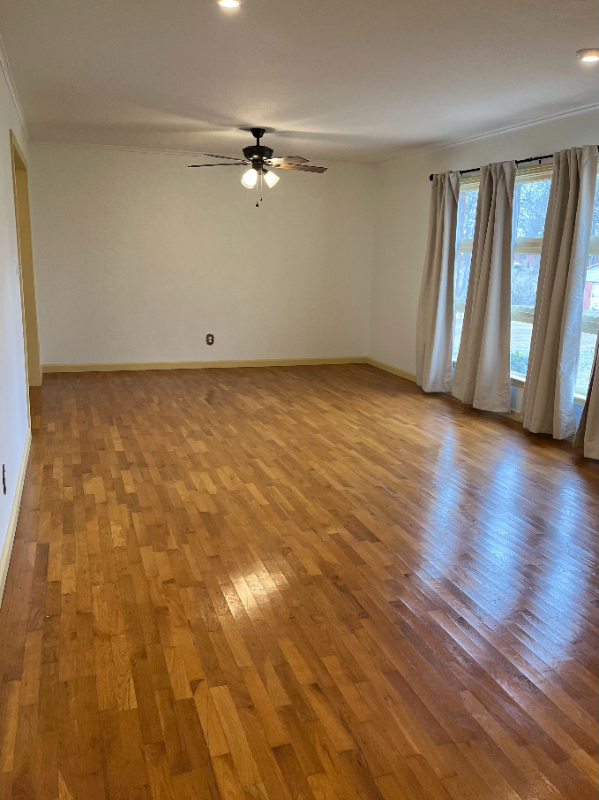 82 Manley St - Photo 2 of 9