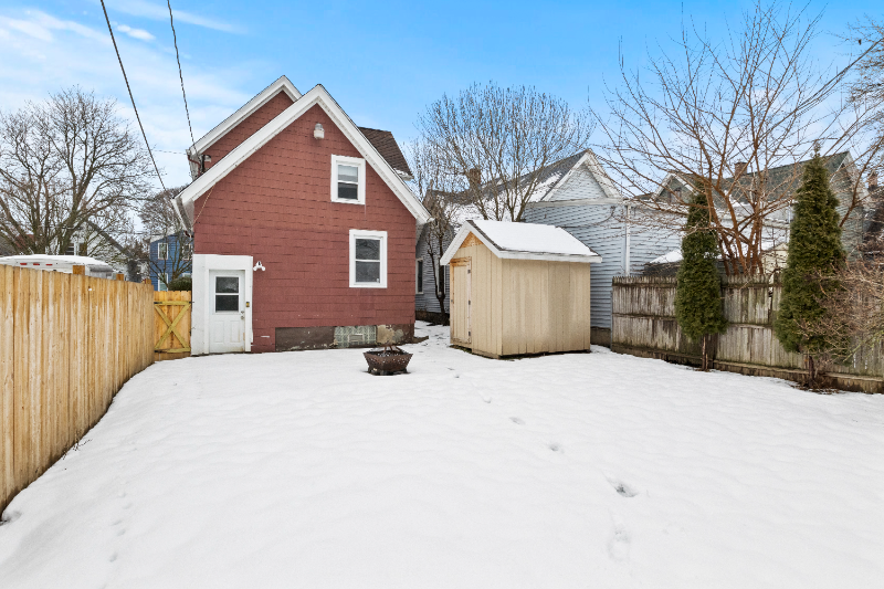 227 Sanford St - Photo 4 of 17