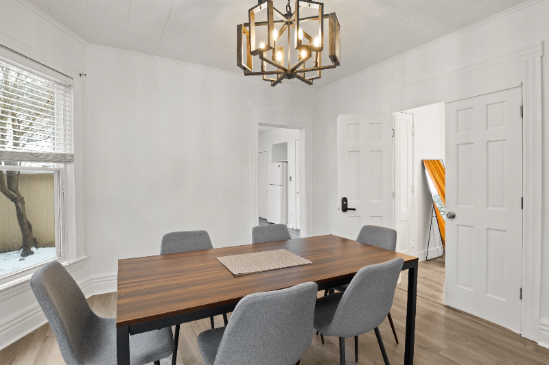 227 Sanford St - Photo 5 of 17