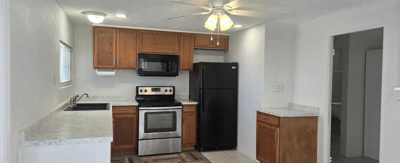 1120 Northshore Dr #1 - Photo 4 of 31