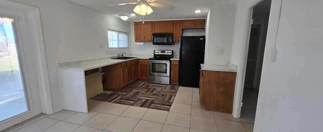 1120 Northshore Dr #1 - Photo 6 of 31