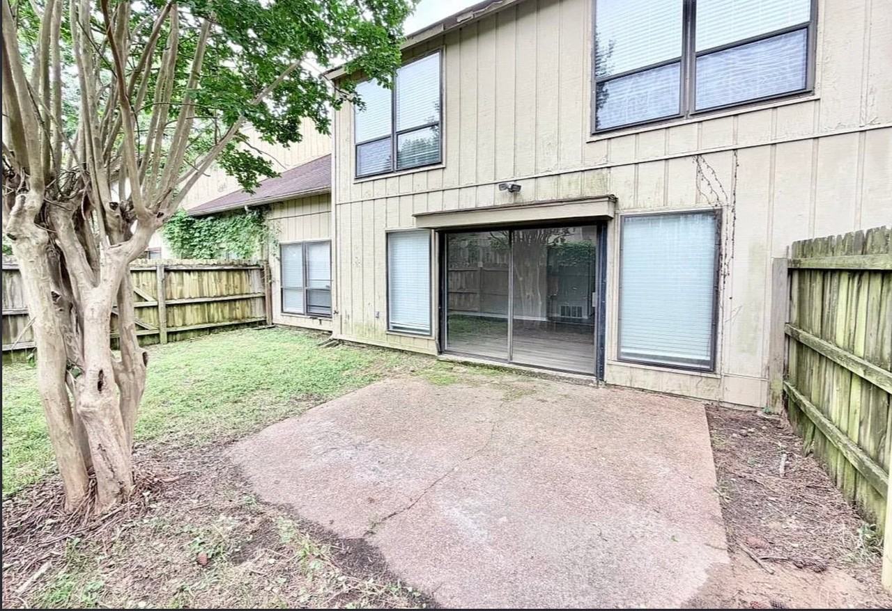 8406 Rockcreek Pkwy - Photo 5 of 23