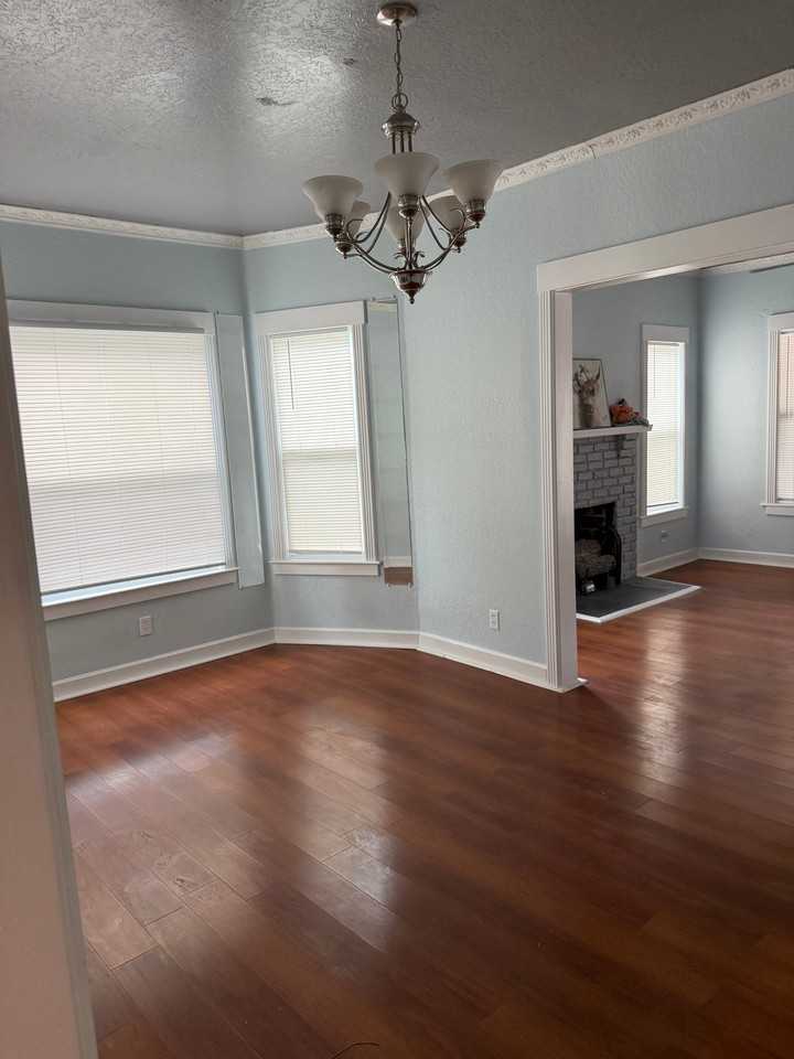 416 California Dr - Photo 4 of 12