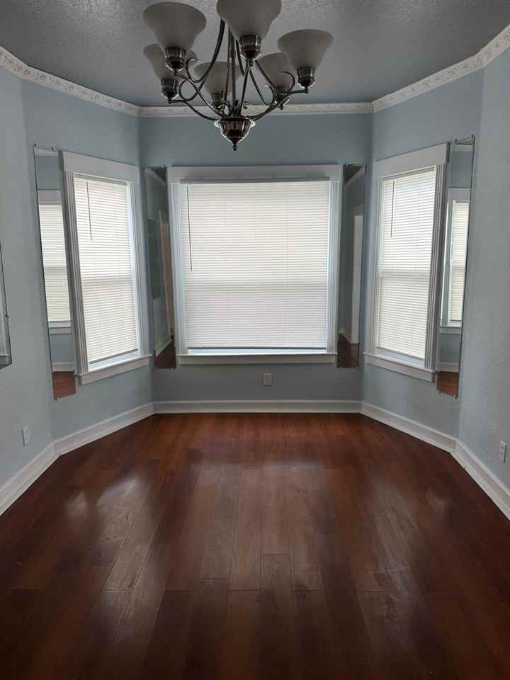 416 California Dr - Photo 5 of 12