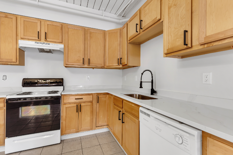 83 Main St #9 - Photo 5 of 17