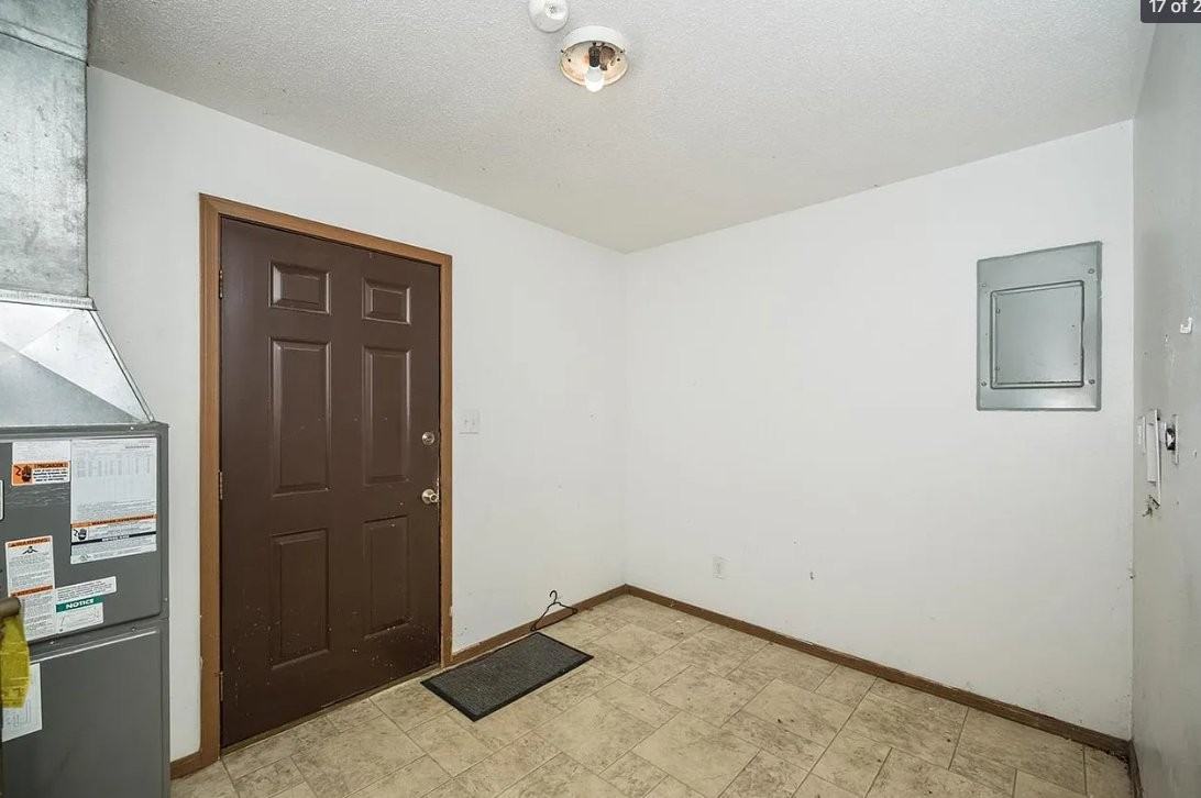 303 Campus Dr #303 - Photo 3 of 9