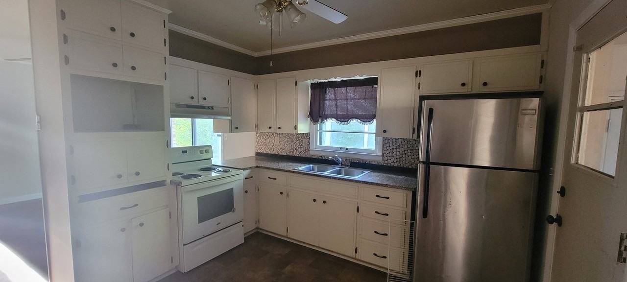 3311 Barton Ave Nw - Photo 3 of 10