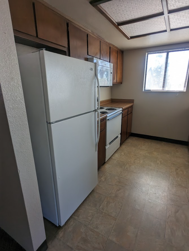 1229 Burton Ct #4 - Photo 5 of 11