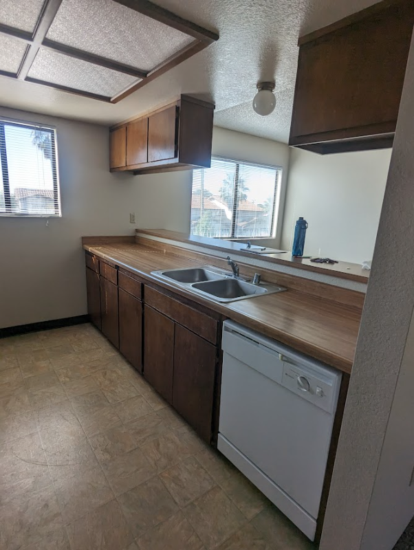 1229 Burton Ct #4 - Photo 6 of 11