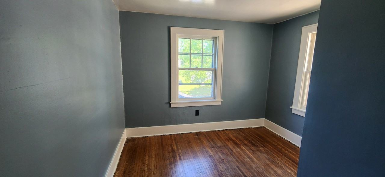 273 Spruce Ave - Photo 3 of 8