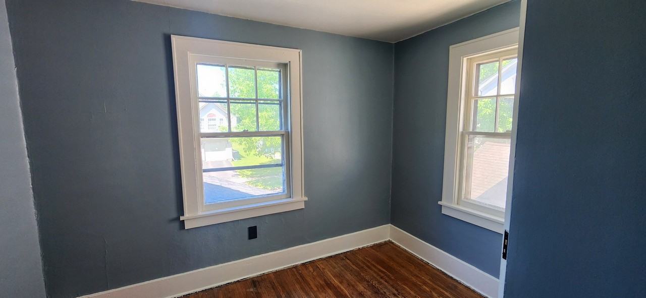 273 Spruce Ave - Photo 4 of 8