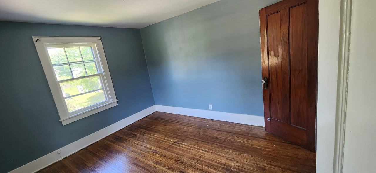 273 Spruce Ave - Photo 5 of 8