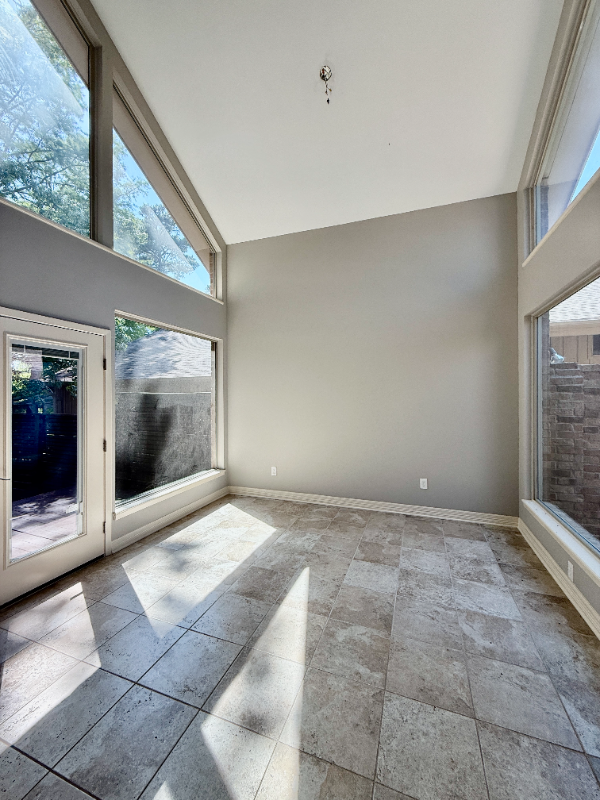 1006 Augusta Dr - Photo 4 of 20