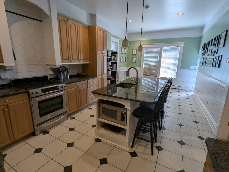 236 S Sherman St - Photo 2 of 13