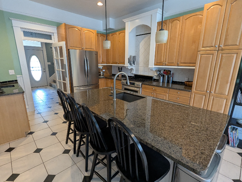 236 S Sherman St - Photo 3 of 13
