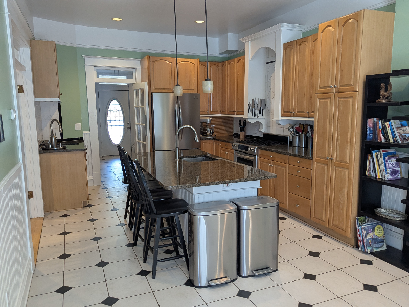 236 S Sherman St - Photo 4 of 13
