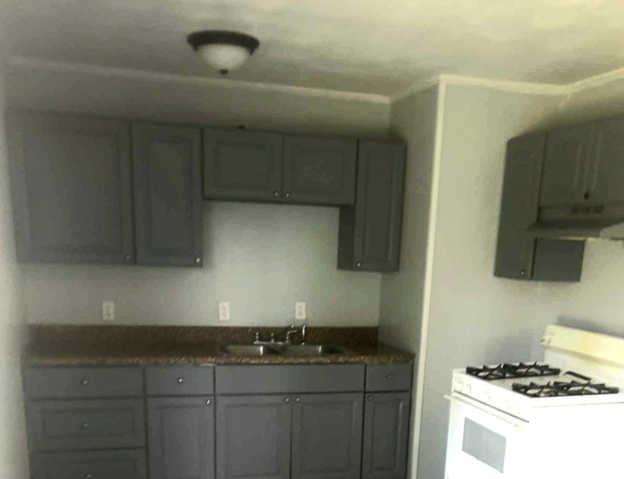 402 Holiday Dr - Photo 4 of 9