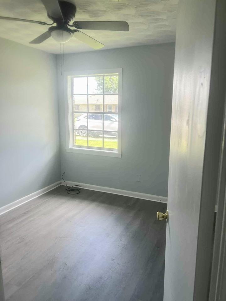 402 Holiday Dr - Photo 5 of 9