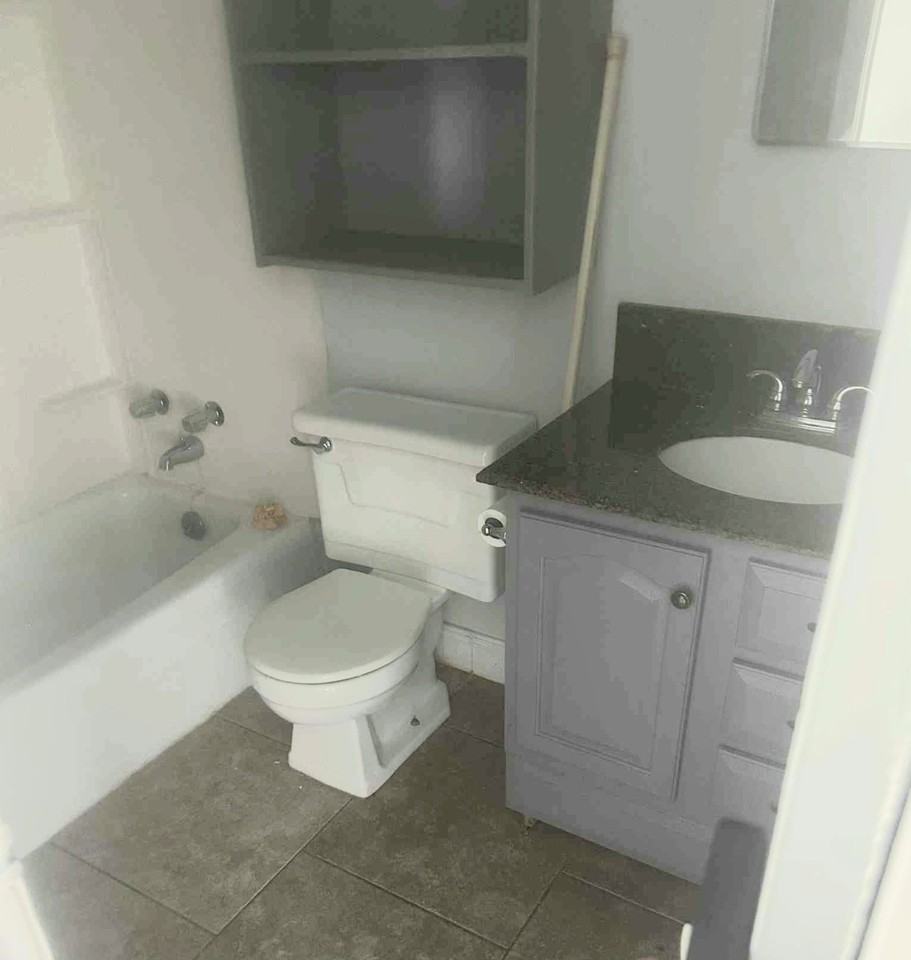 402 Holiday Dr - Photo 6 of 9