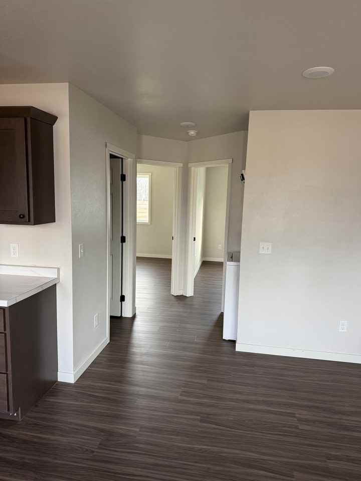 402 Jackson Ave #7 - Photo 5 of 8