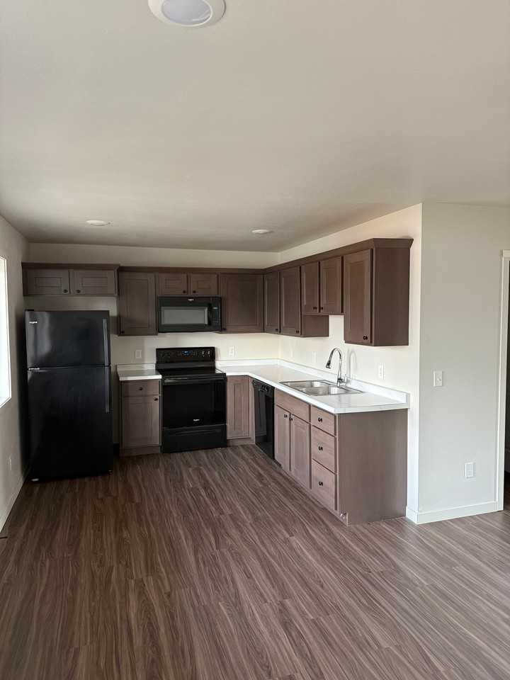 402 Jackson Ave #7 - Photo 6 of 8