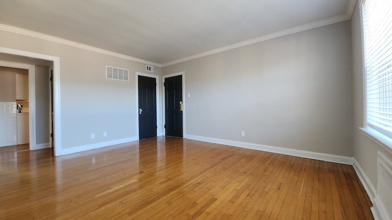 803 Westwood Dr #1stFL - Photo 4 of 15