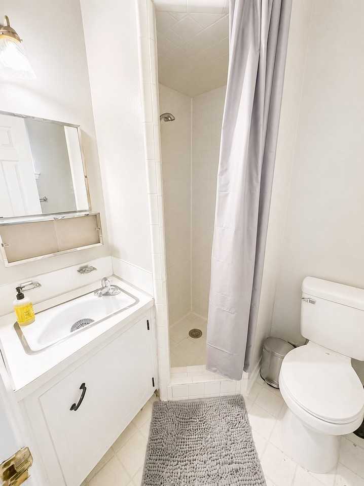 1408 Hammond Dr - Photo 4 of 8