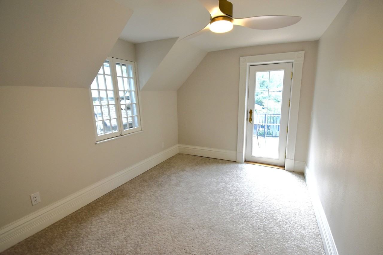 2105 S Fillmore St - Photo 5 of 40