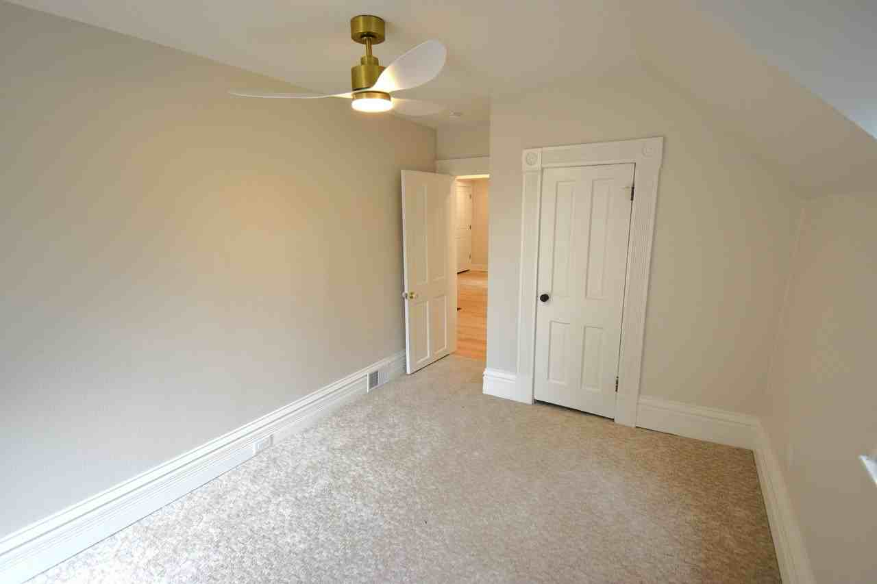 2105 S Fillmore St - Photo 6 of 40