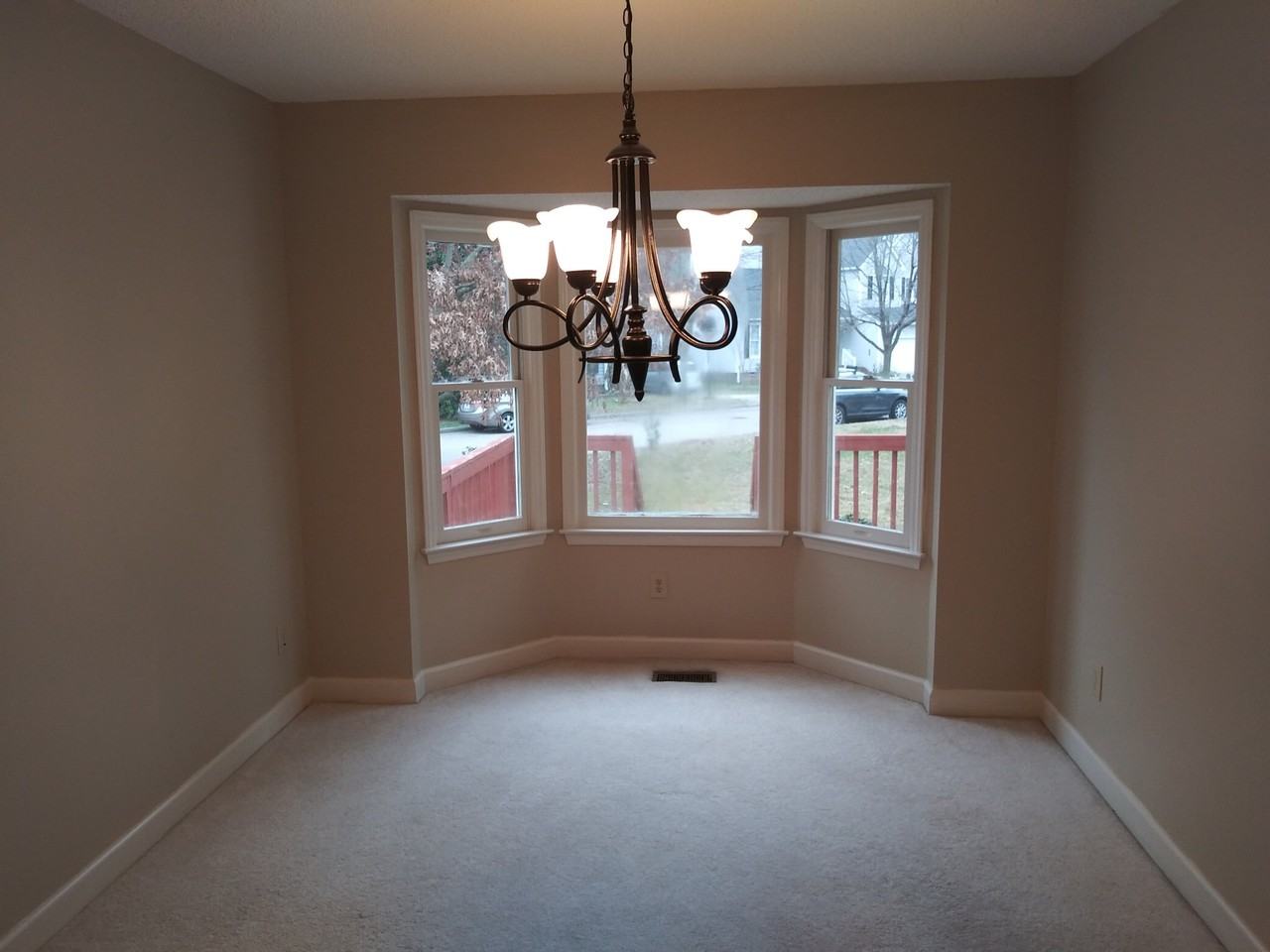 4428 Easthampton Dr - Photo 6 of 17