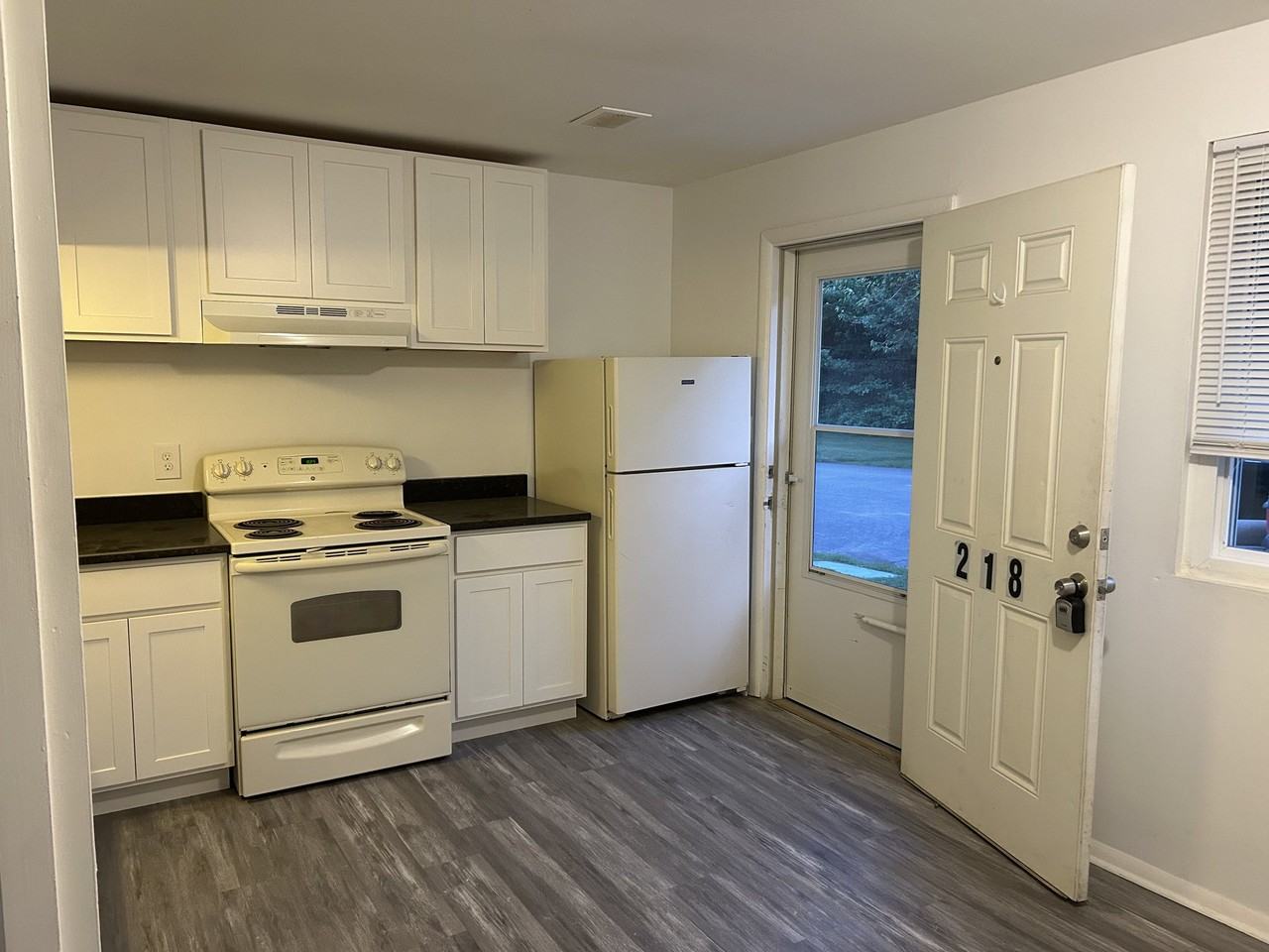 218 Aster Ln - Photo 2 of 23