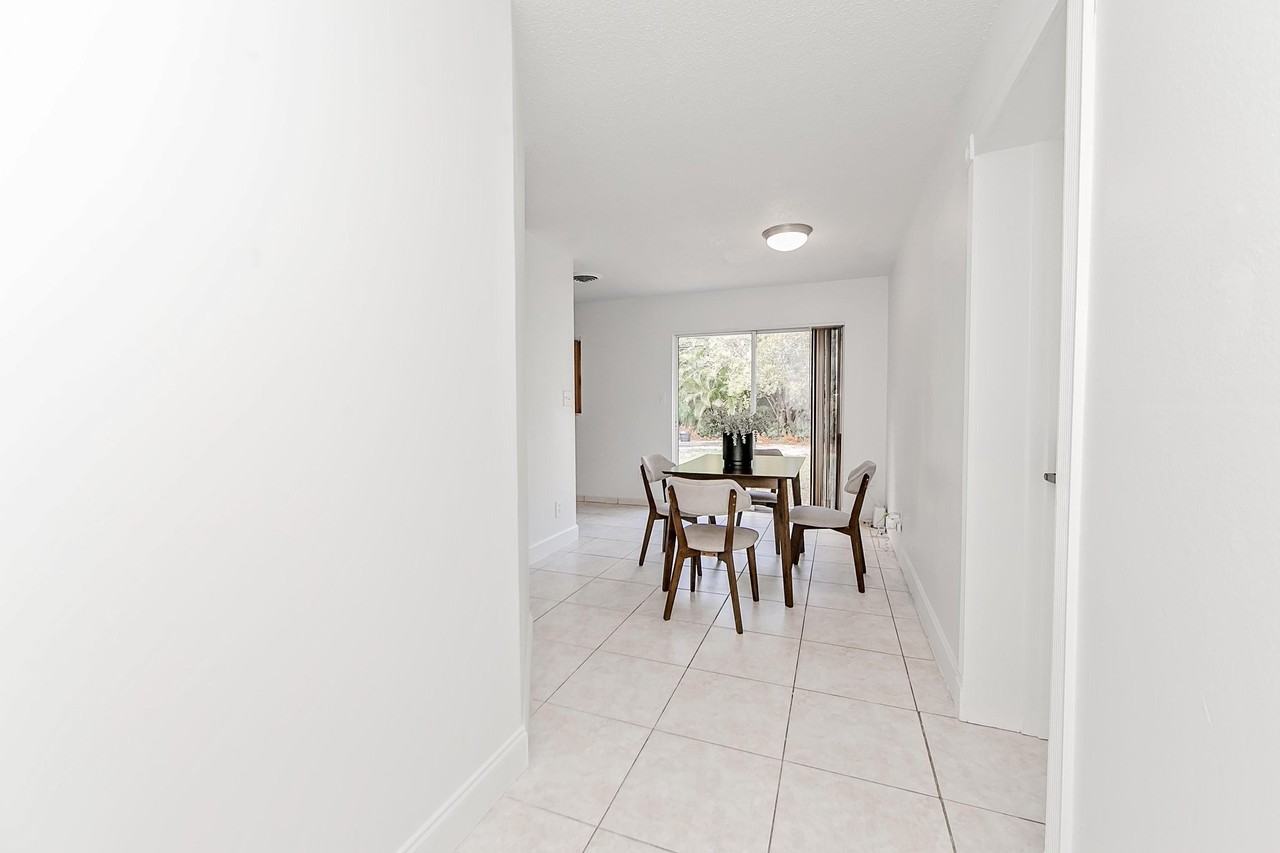 918 Murdock Blvd - Photo 4 of 16