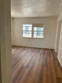 4261 1/2 Garthwaite Ave - Photo 7 of 8