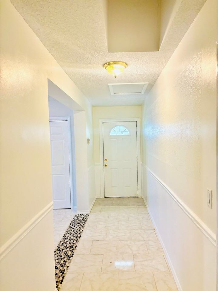 815 Rogers Ave Nw - Photo 2 of 4