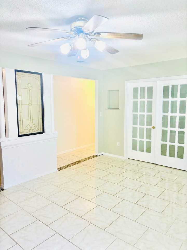 815 Rogers Ave Nw - Photo 3 of 4