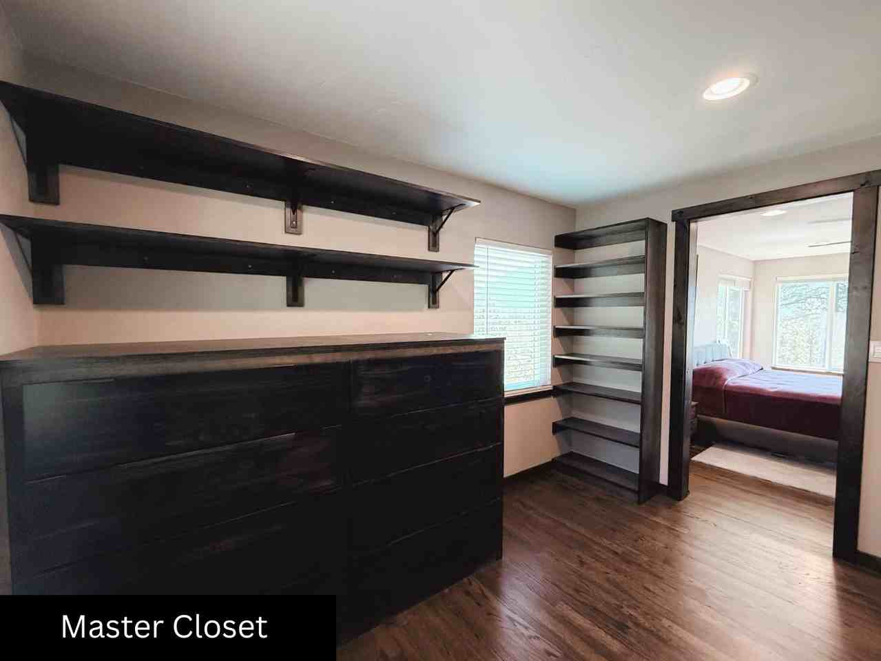 939 Vans Ave - Photo 6 of 20