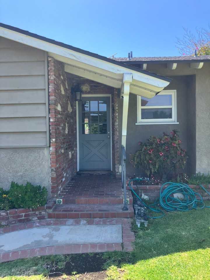 1401 N Euclid St - Photo 3 of 11