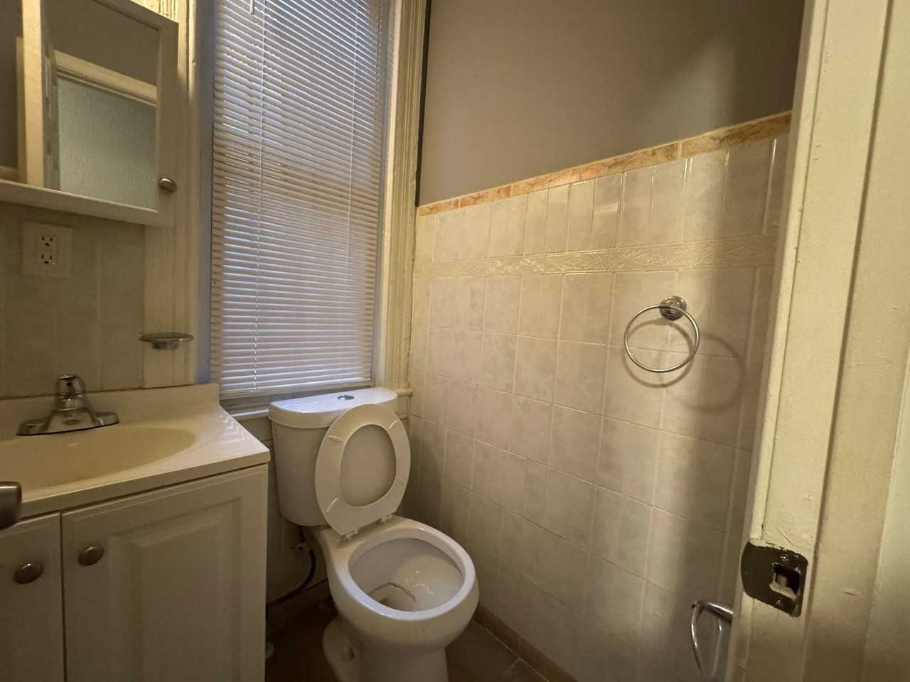 1015 Edmondson Ave #2ndFL - Photo 4 of 5