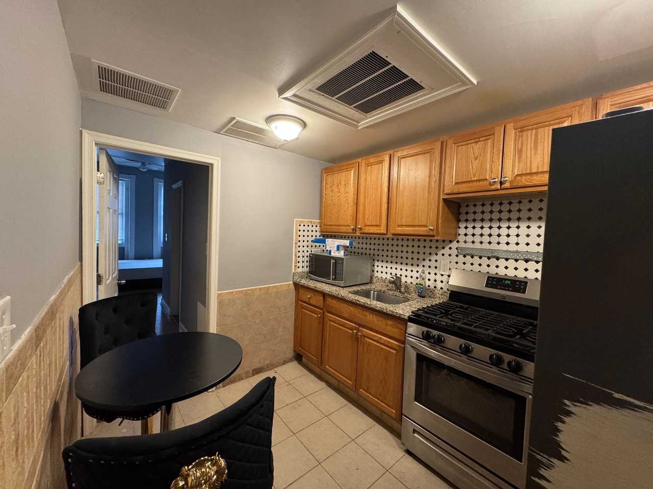 1015 Edmondson Ave #2ndFL - Photo 5 of 5