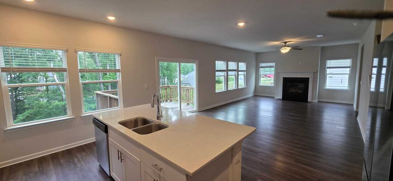 164 Long Leaf St - Photo 3 of 17