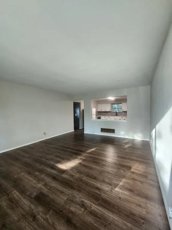 920 S 74th St - Photo 3 of 25