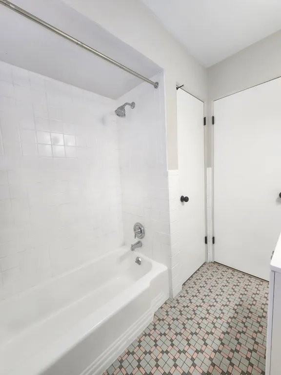920 S 74th St - Photo 7 of 25
