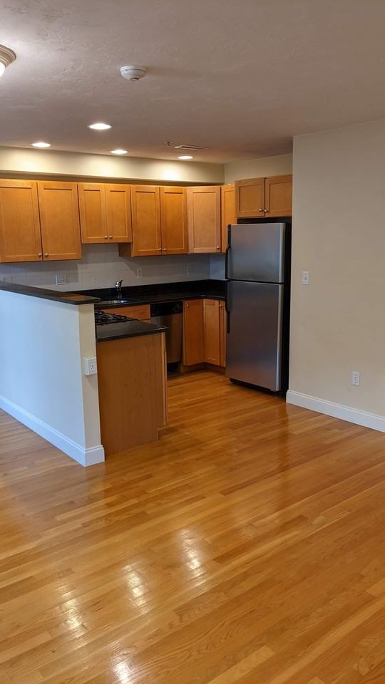32 Parker St #4 - Photo 4 of 11