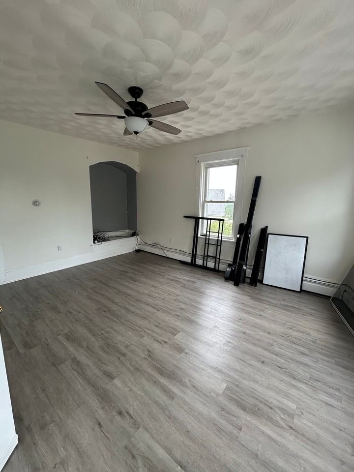 109 Ferry St #3 - Photo 2 of 9