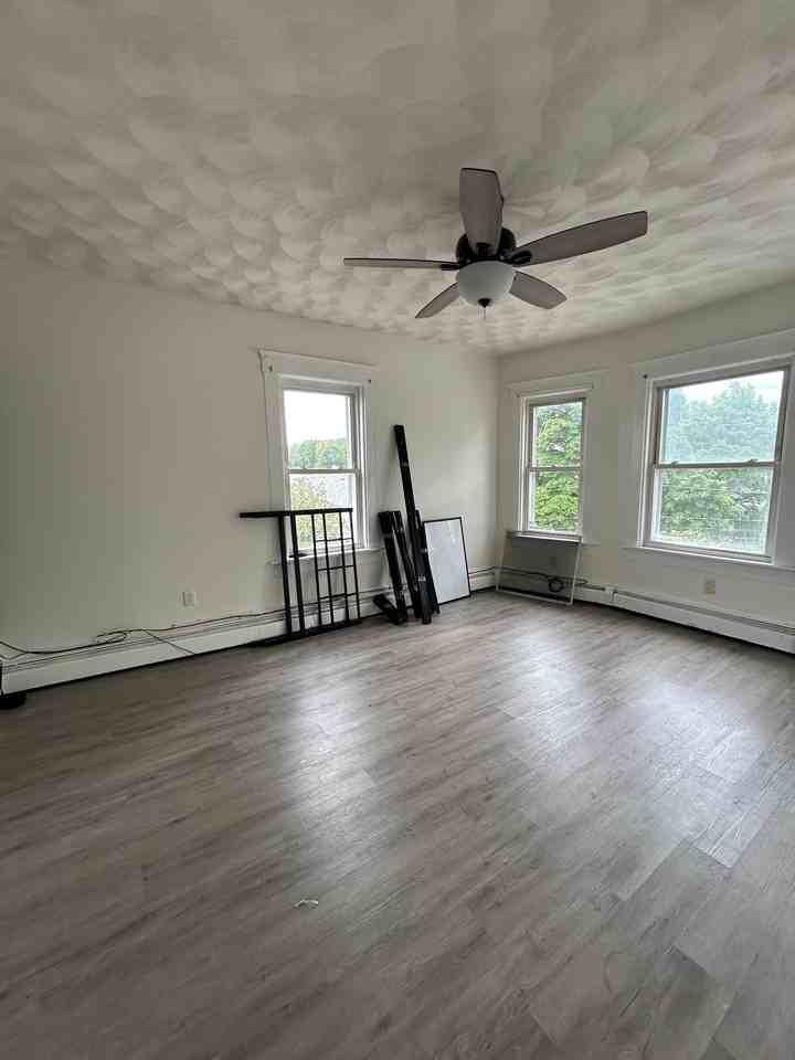 109 Ferry St #3 - Photo 3 of 9